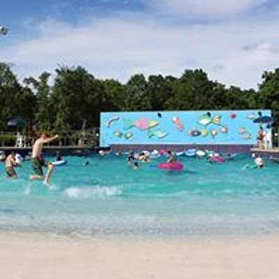 Eagle Pointe Wave Pool