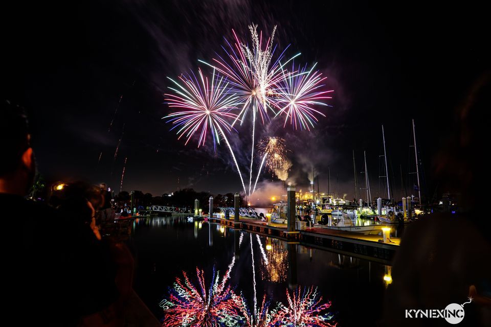 Hometown 4th of July Fireworks 2023 Centre StreetDowntown