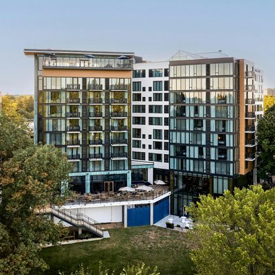 Merriweather Lakehouse Hotel