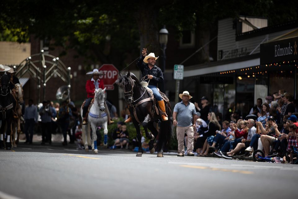 An Edmonds Kind of 4th Main Parade