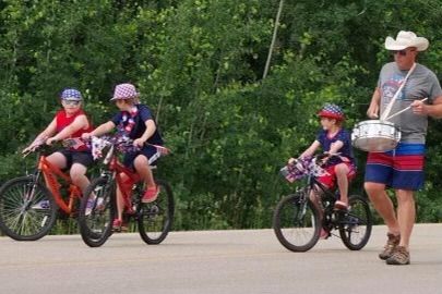 Lake Metigoshe 4th of July Parade 